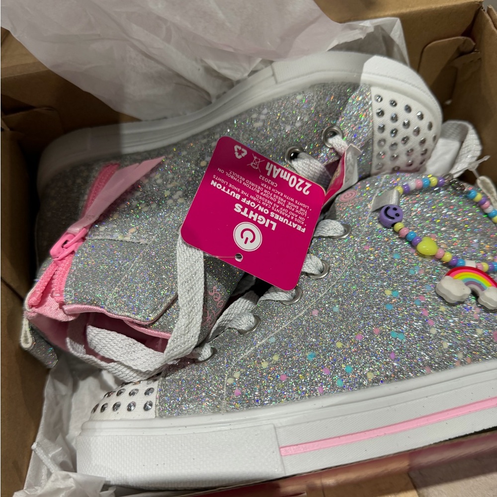 Sketchers  twinkle toes  Light-Up Sneakers with Rainbow Charm - Silver Pink
